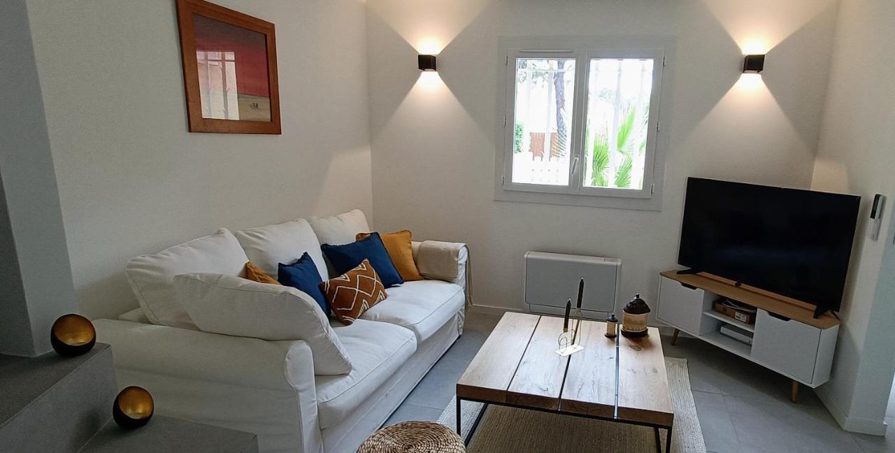 Belle Maison Mitoyenne De Standing Fréjus 外观 照片
